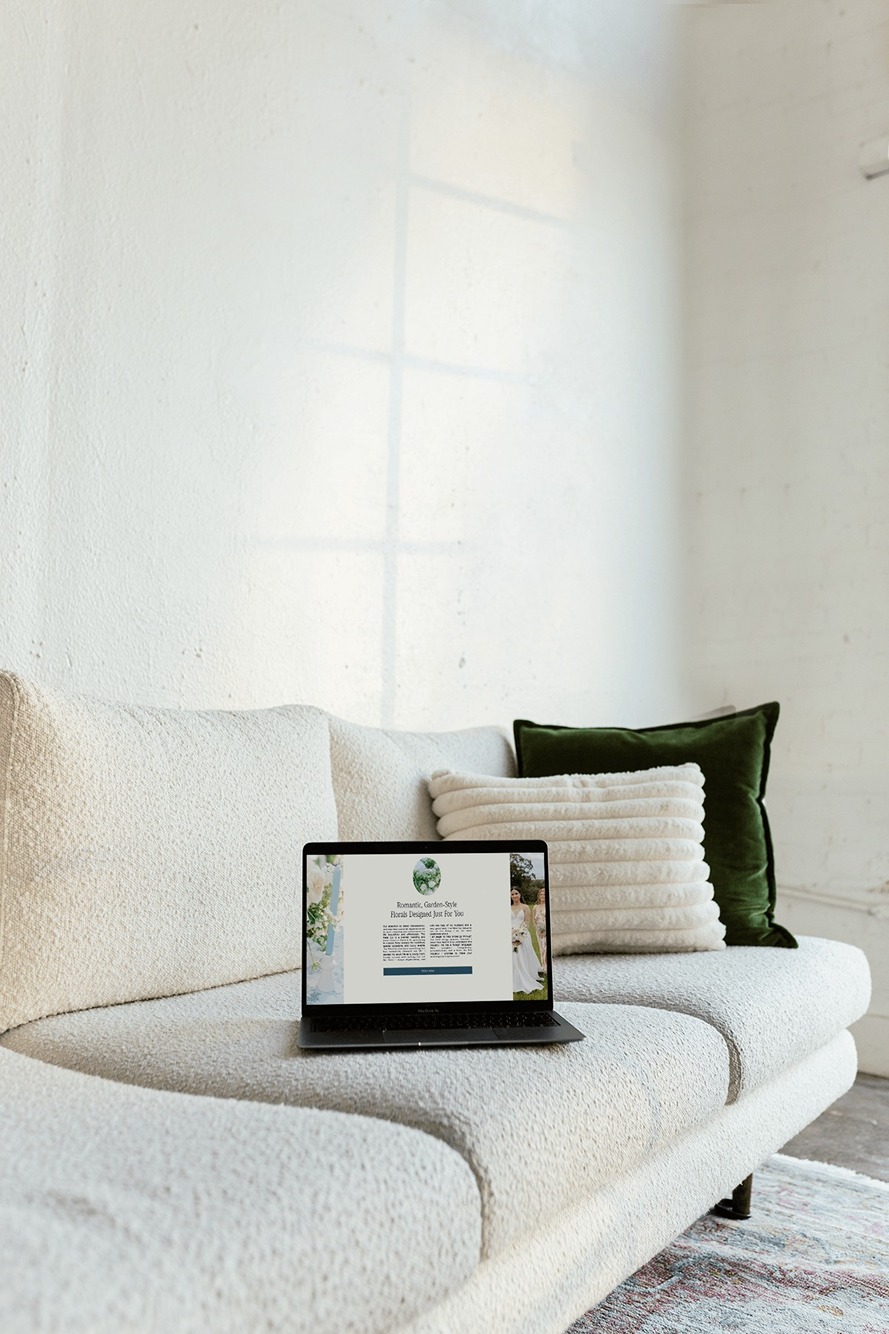 looking at the key differences between squarespace and showit