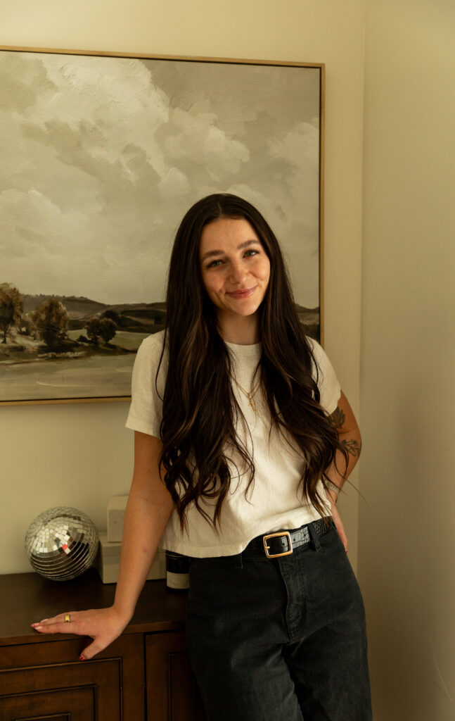 Abi of Flourish Foundry Designs discusses Showit vs Wix on her website. 