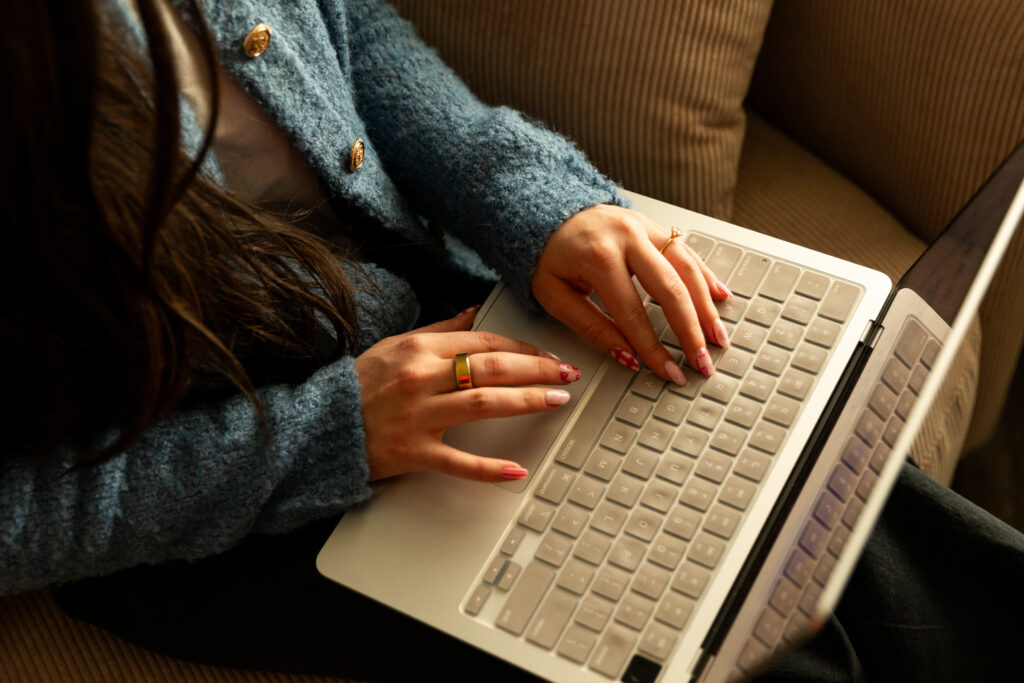 Wix vs Showit is a common debate that Abi of Fourish Foundry Designs addresses for her audience,  